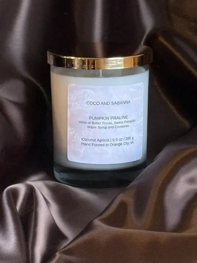 Pumpkin Praline — Butter Pecan, Sweet Pumpkin, Maple Syrup and Cinnamon candle